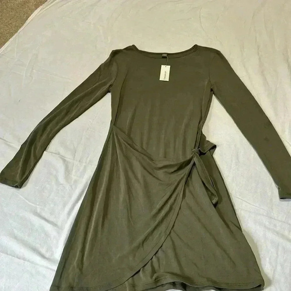 ALYA Olive Green Long Sleeve Tie Waist Dress NWT size XS Francesca’s - Picture 1 of 6